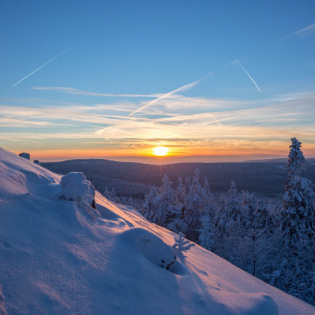 Winter-Sonnenuntergang an der Achtermannshöhe , Harz