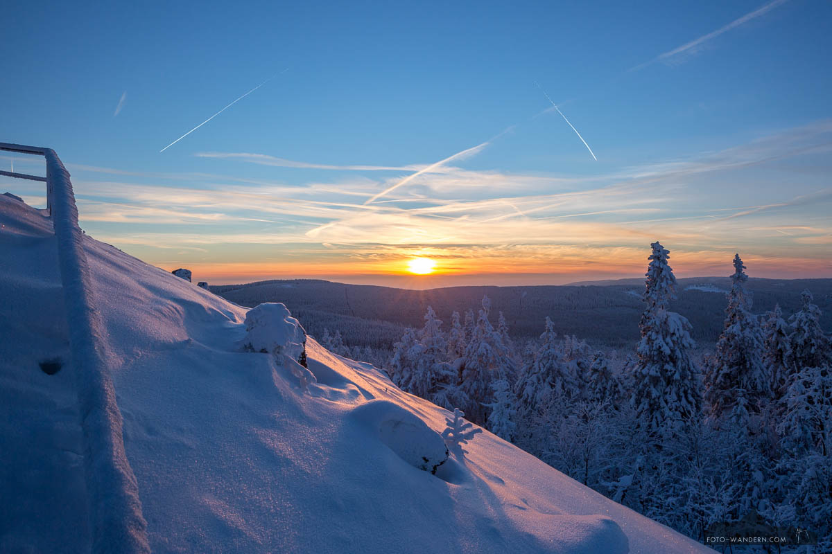Winter-Sonnenuntergang an der Achtermannshöhe , Harz