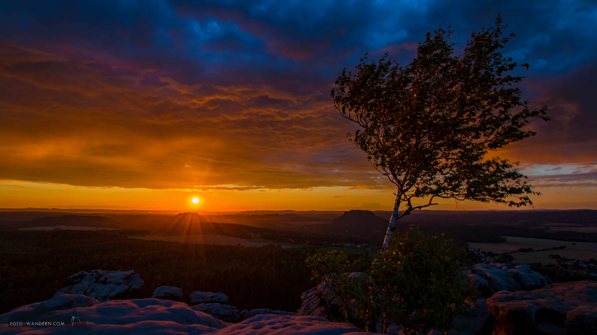 Sonnenuntergang und Blaue Stunde im Elbsandsteingebirge