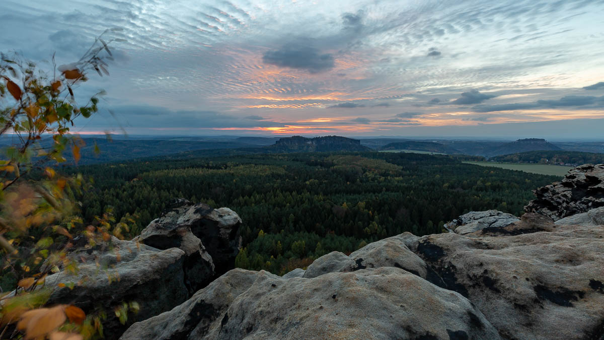 Sonnenuntergang im Elbsandsteingebirge