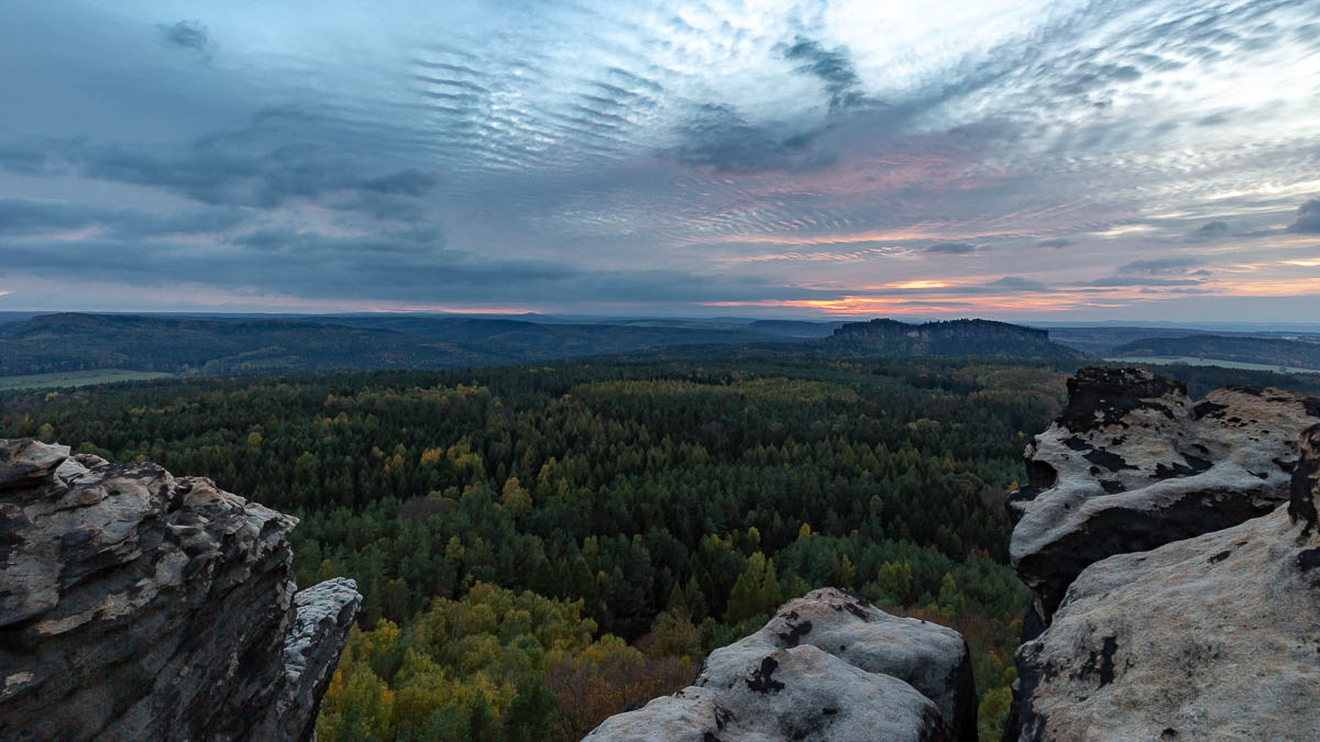 Sonnenuntergang im Elbsandsteingebirge