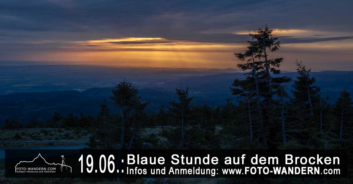 Sonnenuntergang und Blaue Stunde auf dem Brocken