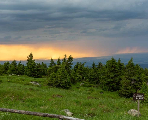 Sonnenuntergang und Blaue Stunde auf dem Brocken im Harz