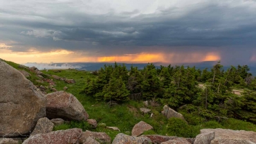 Sonnenuntergang und Blaue Stunde auf dem Brocken im Harz