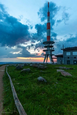 Sonnenuntergang und Blaue Stunde auf dem Brocken im Harz
