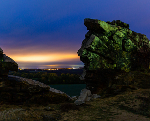 Blaue Stunde an der Teufelsmauer im Harz