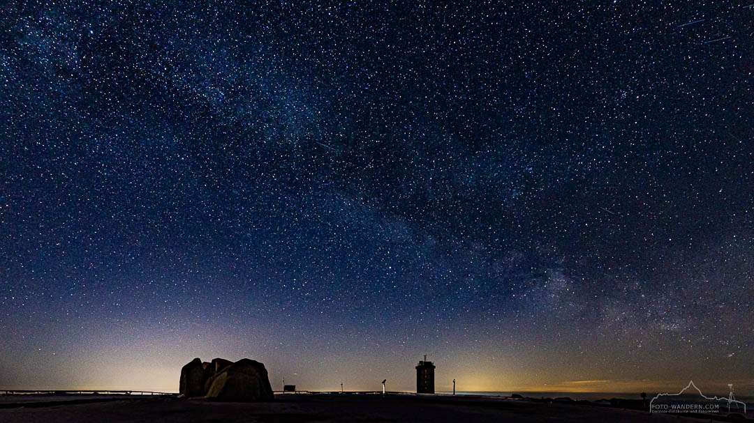 Milchtraße über dem Brocken - Fotokurs Astrofotografie mit Foto-Wandern.com