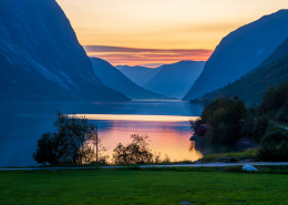 abends am Fjord in Norwegen