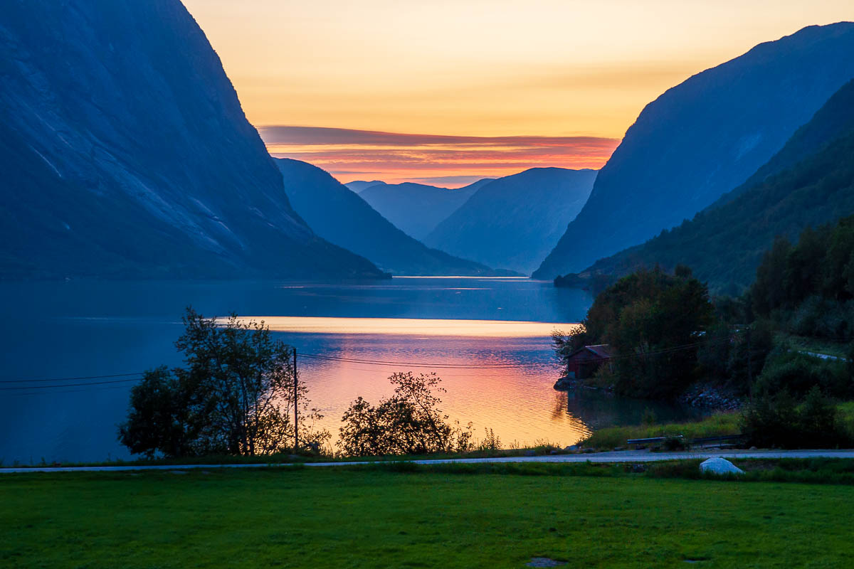 abends am Fjord in Norwegen