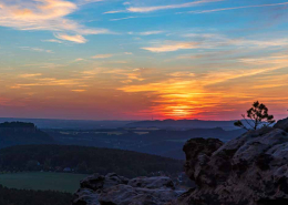 Blaue Stunde auf dem Gohrisch im Elbsandsteingebirge