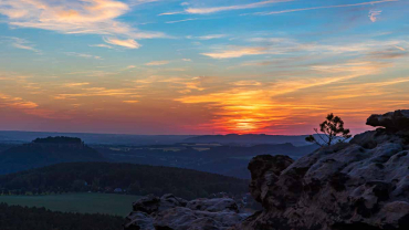 Blaue Stunde auf dem Gohrisch im Elbsandsteingebirge