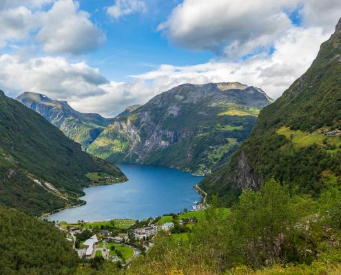Blick auf Geiranger und dem Geirangerfjord - Fotoreise Norwegen