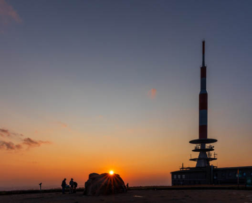 Sonnenuntergang und Blaue Stunde auf dem Brocken im Harz
