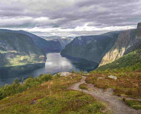 Blick in den Aurlandsfjord - Fotoreise Norwegen mit Foto-Wandern.com - copyright Juergen Milnik