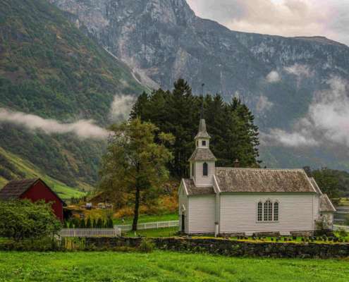 Kirche in Bakka - Fotoreise Norwegen mit Foto-Wandern.com - copyright Juergen Milnik