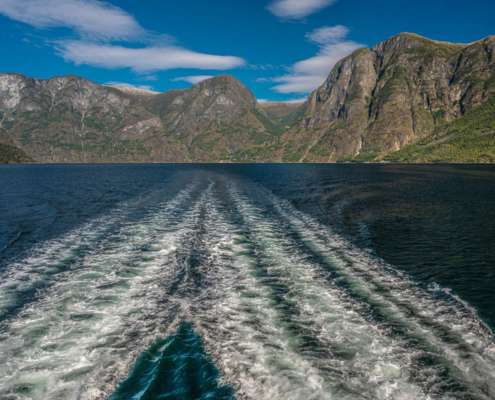 auf dem Naeröyfjord - Fotoreise Norwegen mit Foto-Wandern.com - copyright Juergen Milnik